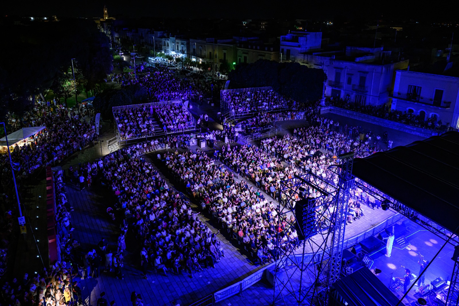 Dal 28 al 31 luglio la musica d’autore protagonista con “Voci in villa”. Quattro serate gratuite tra racconti e concerti acustici con Cristina Cafiero, Cortese, Liuzzi e Molla